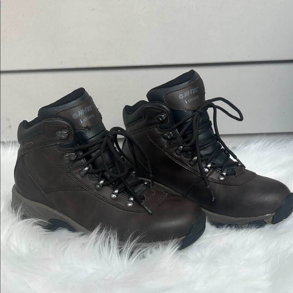 Hi-Tec WoMen's Dark Brown Leather Boots
